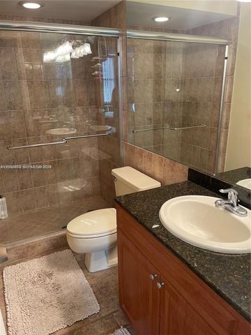 110 Lake Emerald 203, Oakland Park, FL 33309