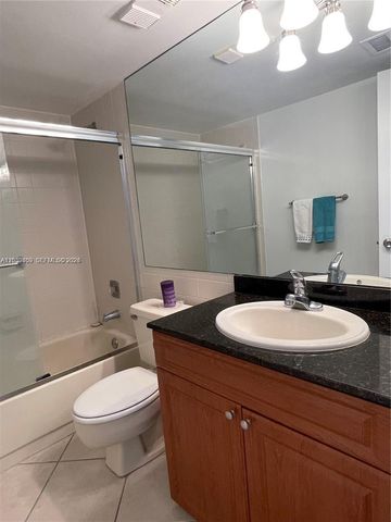 110 Lake Emerald 203, Oakland Park, FL 33309