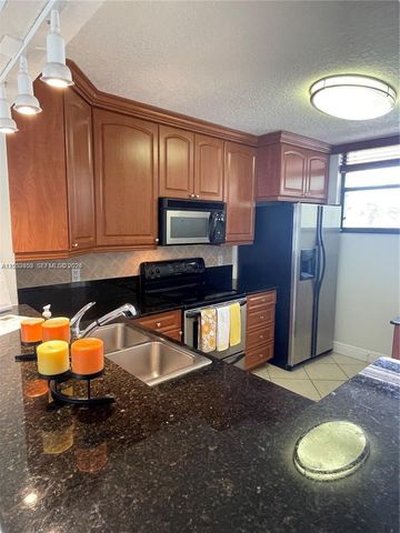 110 Lake Emerald 203, Oakland Park, FL 33309