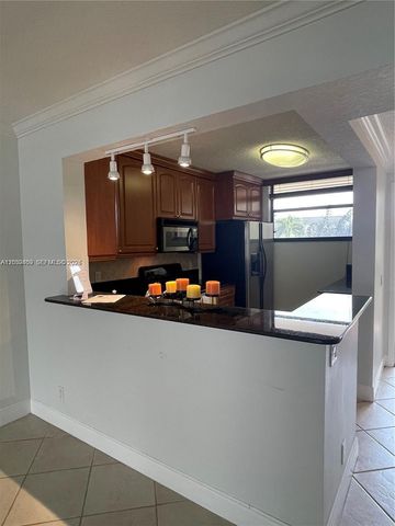 110 Lake Emerald 203, Oakland Park, FL 33309
