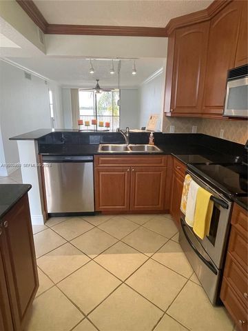 110 Lake Emerald 203, Oakland Park, FL 33309