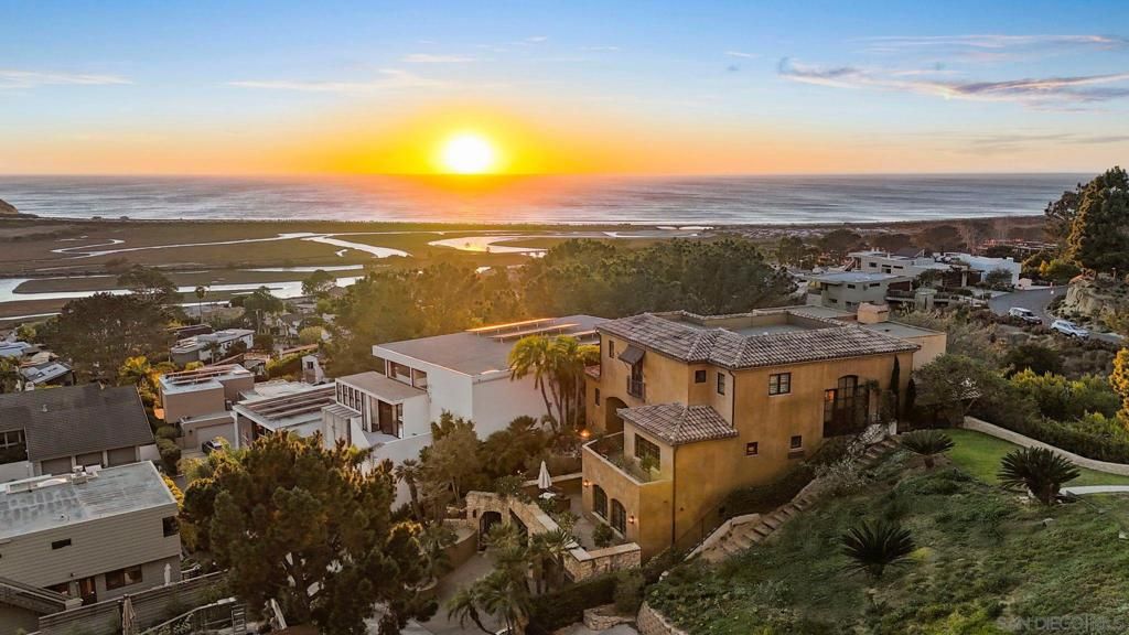 Image 1 of property listing at 12927 Via Grimaldi, Del Mar, CA 92014