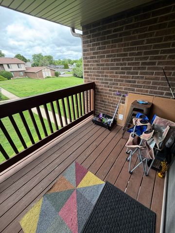 801 Garden Circle 6, Streamwood, IL 60107