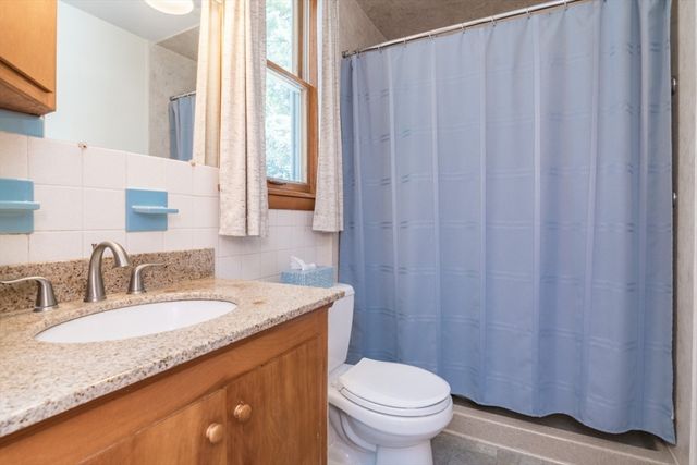 71 West St, Hatfield, MA 01088