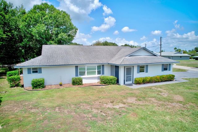 100 HONEYSUCKLE LN, Lake Placid, FL 33852