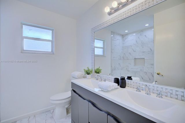 100 HONEYSUCKLE LN, Lake Placid, FL 33852