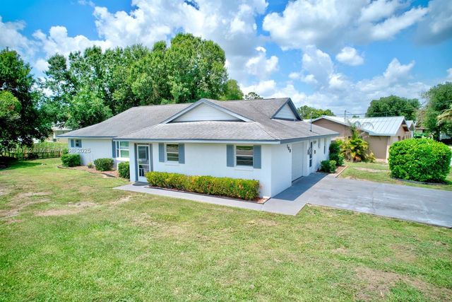 100 HONEYSUCKLE LN, Lake Placid, FL 33852