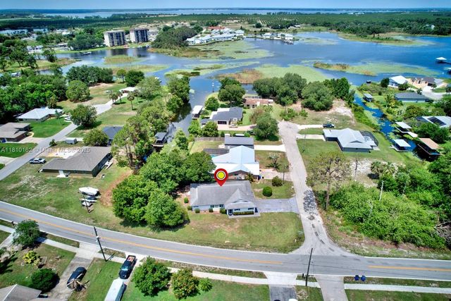 100 HONEYSUCKLE LN, Lake Placid, FL 33852
