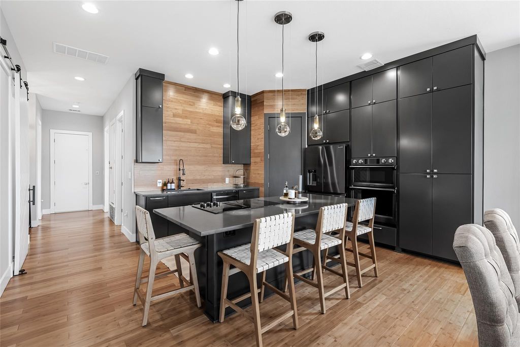 20107 Continental DR A, Lago Vista, TX 78645