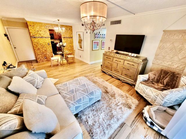 610 NW 13th Street 11, Boca Raton, FL 33486
