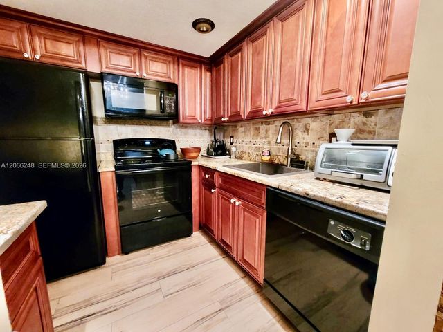 610 NW 13th Street 11, Boca Raton, FL 33486
