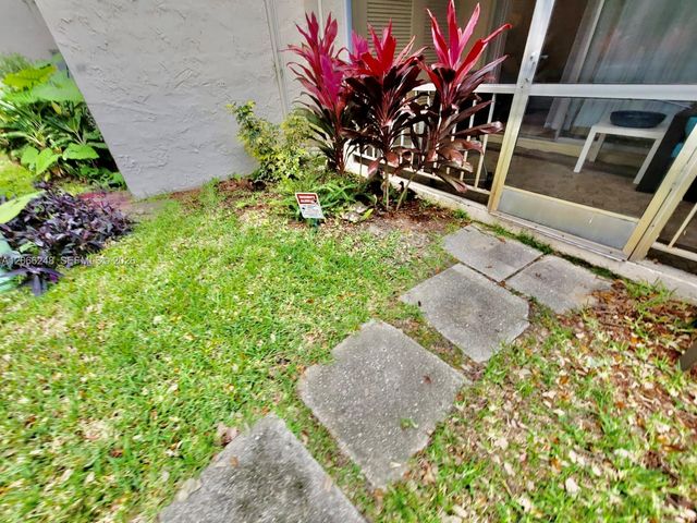 610 NW 13th Street 11, Boca Raton, FL 33486