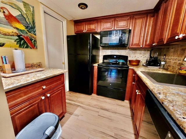 610 NW 13th Street 11, Boca Raton, FL 33486