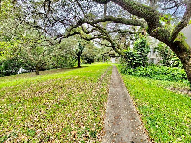 610 NW 13th Street 11, Boca Raton, FL 33486