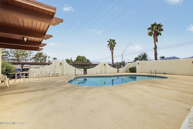974 N Camino Las Solanas, Tucson, AZ 85710