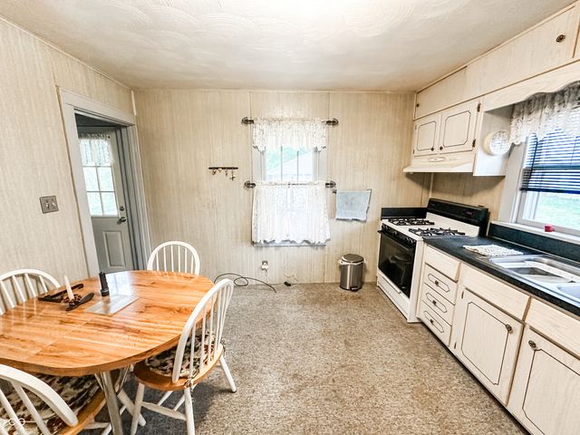 1811 E 10th Street, Anderson, IN 46012