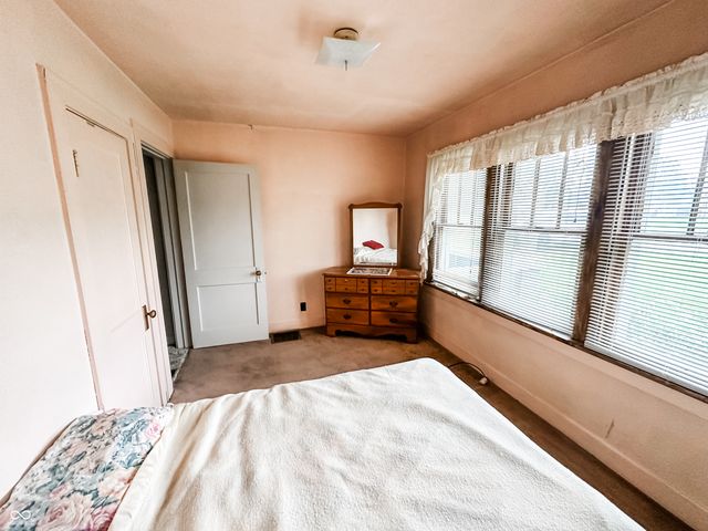 1811 E 10th Street, Anderson, IN 46012