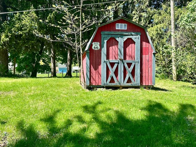 1811 E 10th Street, Anderson, IN 46012