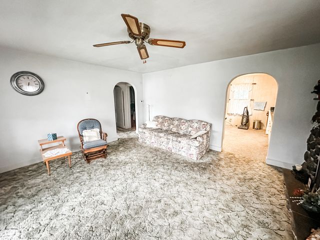 1811 E 10th Street, Anderson, IN 46012