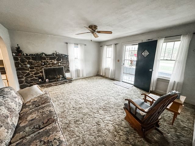 1811 E 10th Street, Anderson, IN 46012