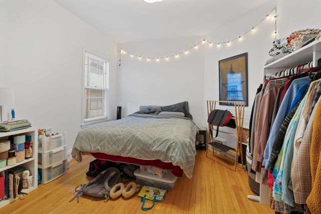 1218 5th Street NE, Minneapolis, MN 55413