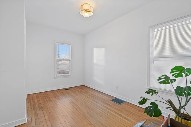 1218 5th Street NE, Minneapolis, MN 55413