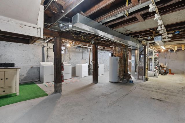 1218 5th Street NE, Minneapolis, MN 55413