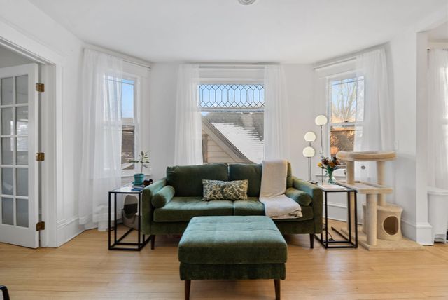 1218 5th Street NE, Minneapolis, MN 55413