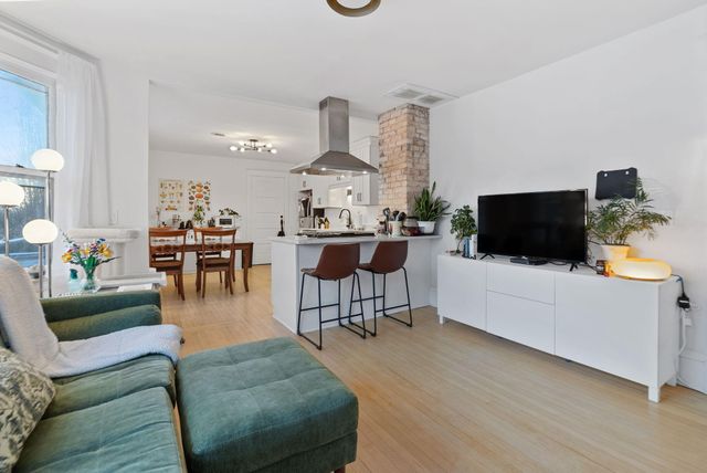 1218 5th Street NE, Minneapolis, MN 55413