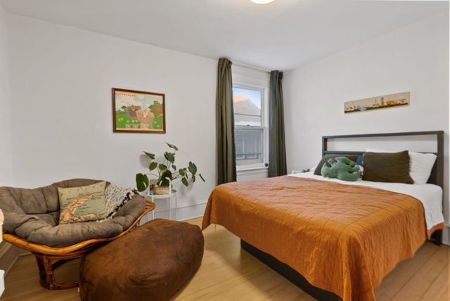 1218 5th Street NE, Minneapolis, MN 55413