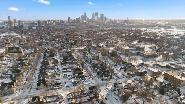1218 5th Street NE, Minneapolis, MN 55413