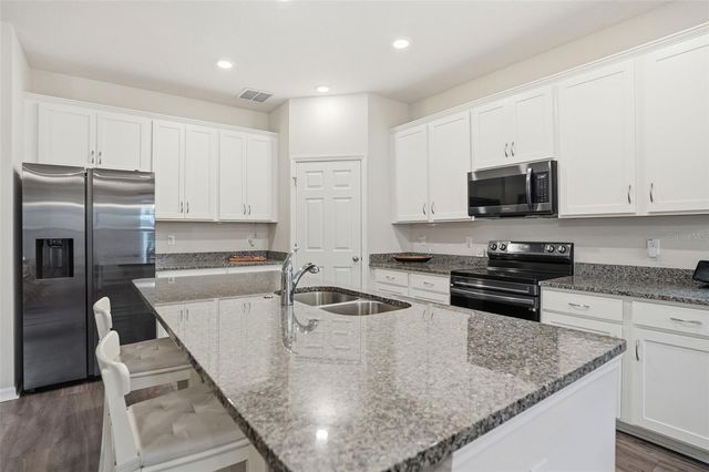 4997 AVALON PARK BOULEVARD, Wesley Chapel, FL 33545