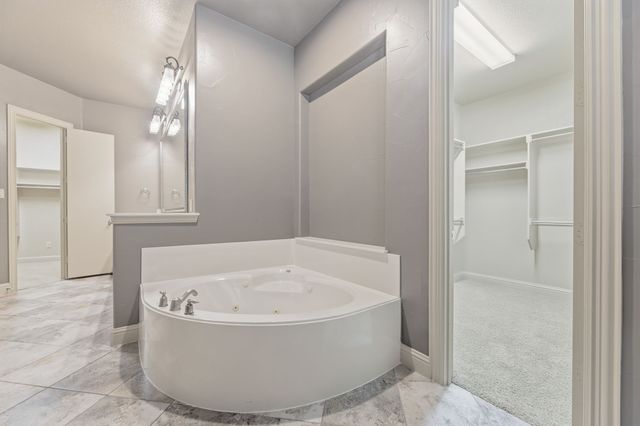 1025 Lady Lore Lane, Lewisville, TX 75056