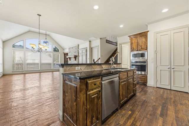 1025 Lady Lore Lane, Lewisville, TX 75056