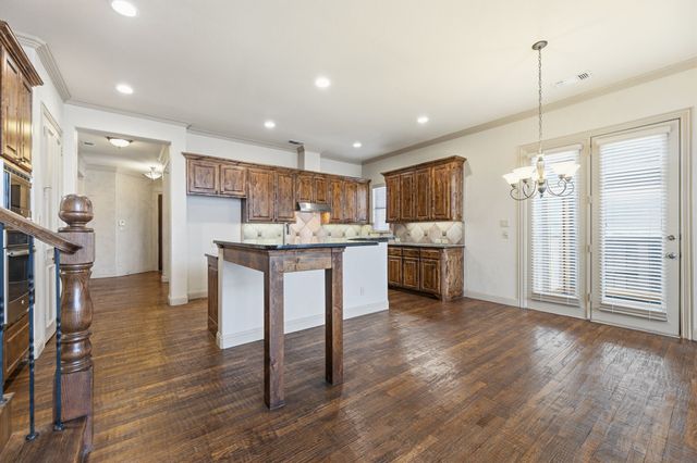 1025 Lady Lore Lane, Lewisville, TX 75056