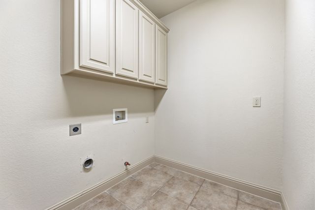 1025 Lady Lore Lane, Lewisville, TX 75056