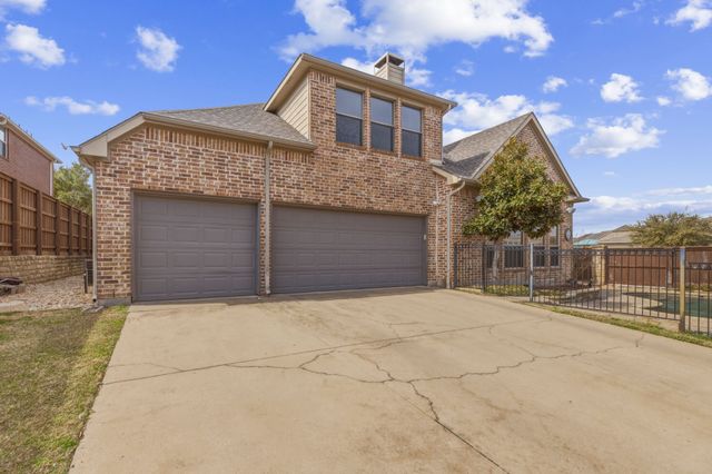 1025 Lady Lore Lane, Lewisville, TX 75056