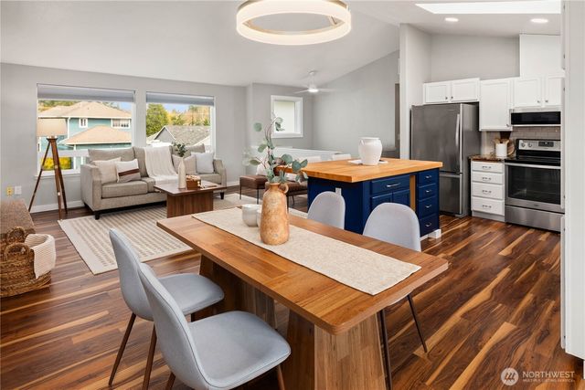 814 213th Street SE, Bothell, WA 98021