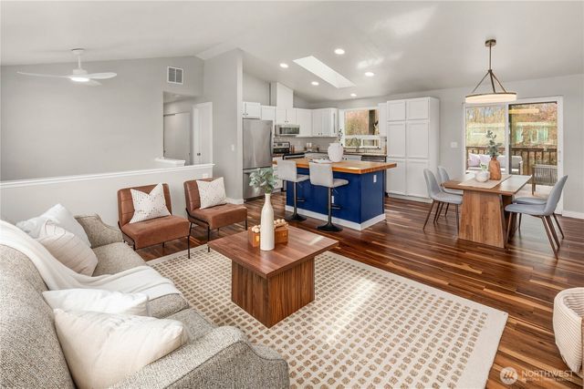 814 213th Street SE, Bothell, WA 98021