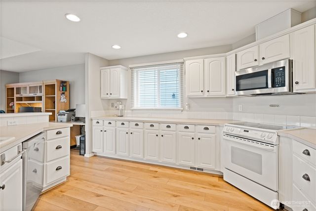 2350 Jathom Lane, Longview, WA 98632