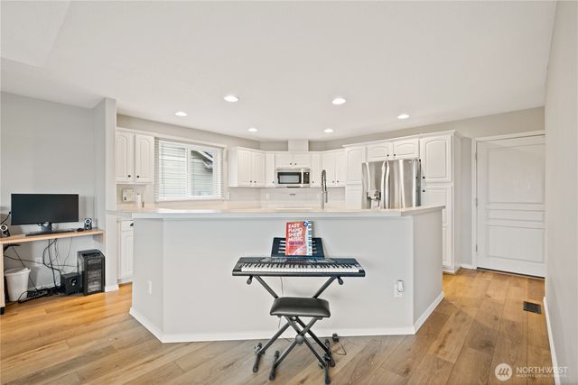 2350 Jathom Lane, Longview, WA 98632