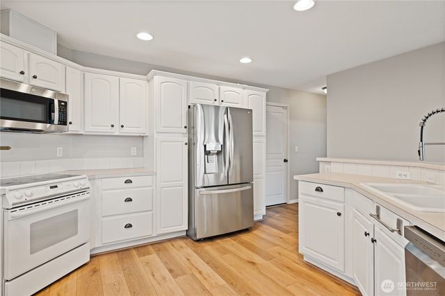 2350 Jathom Lane, Longview, WA 98632