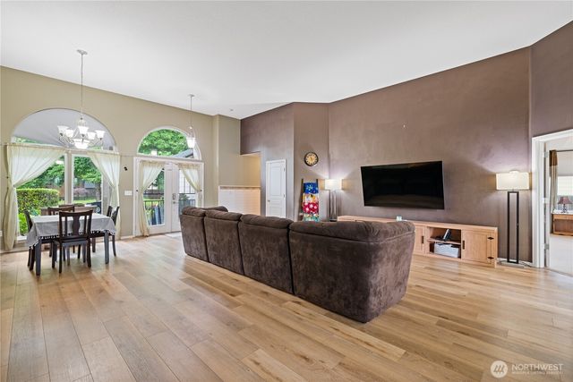 2350 Jathom Lane, Longview, WA 98632