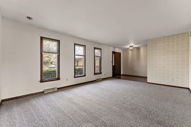 1532 N Woodlawn Place, Griffith, IN 46319