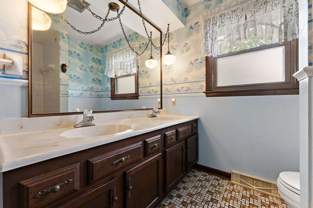 1532 N Woodlawn Place, Griffith, IN 46319