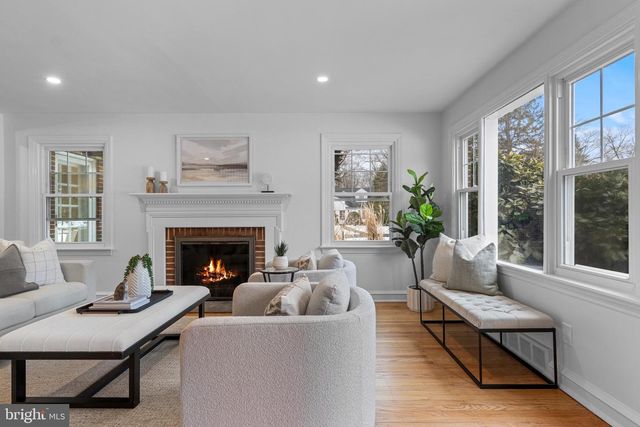 300 BARRY LN, Wallingford, PA 19086