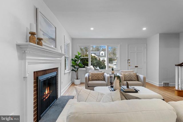 300 BARRY LN, Wallingford, PA 19086