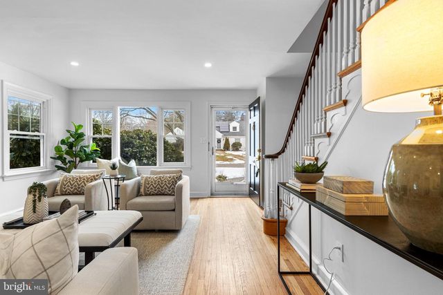 300 BARRY LN, Wallingford, PA 19086