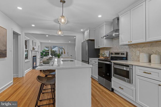 300 BARRY LN, Wallingford, PA 19086