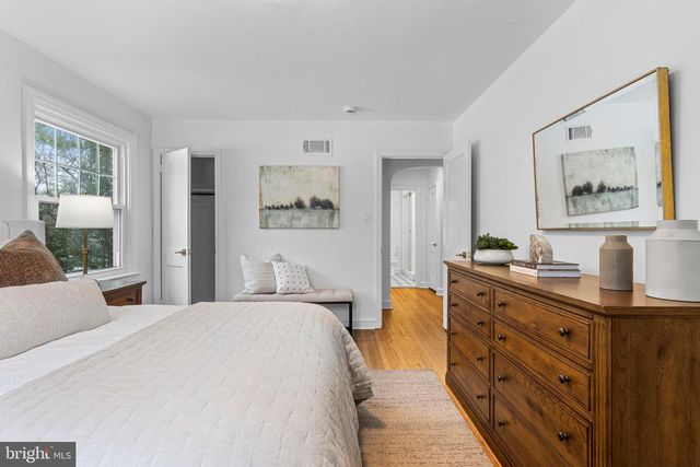 300 BARRY LN, Wallingford, PA 19086